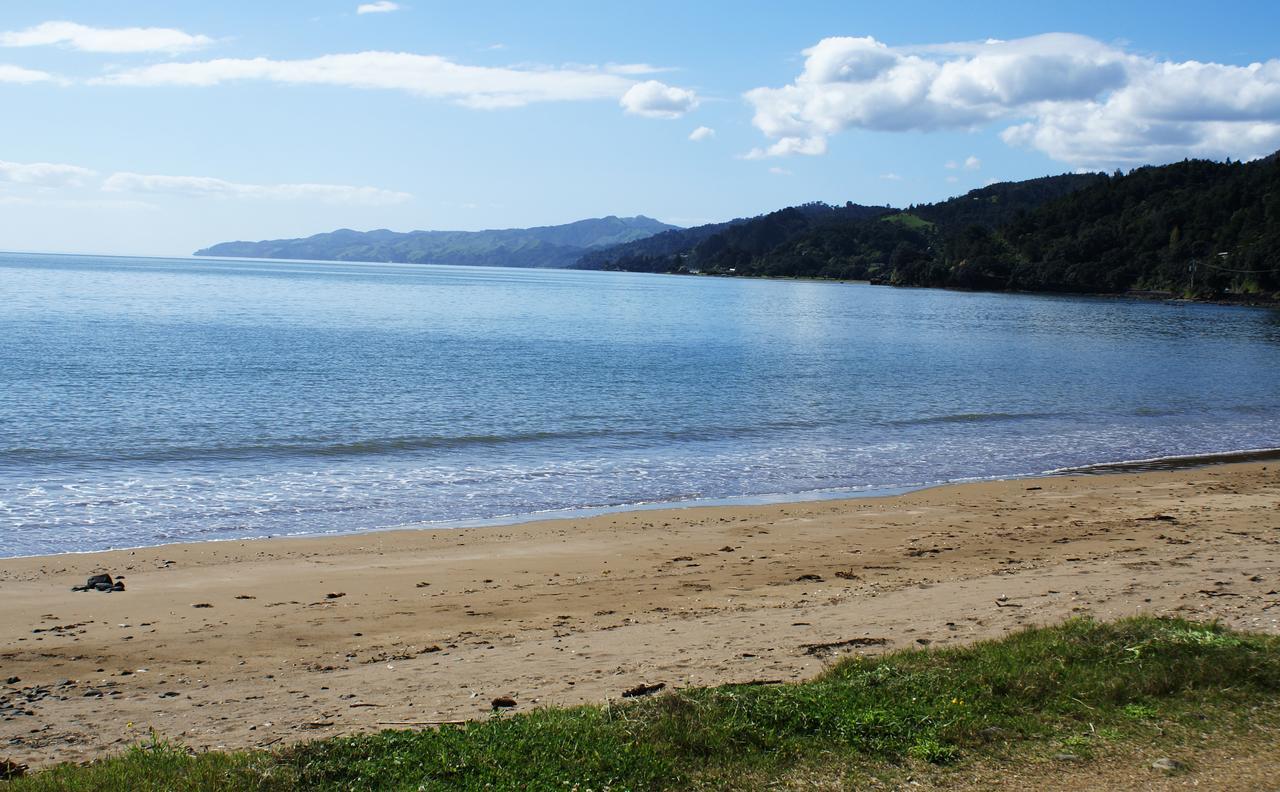 Te Puru Beach Lodge Exterior photo