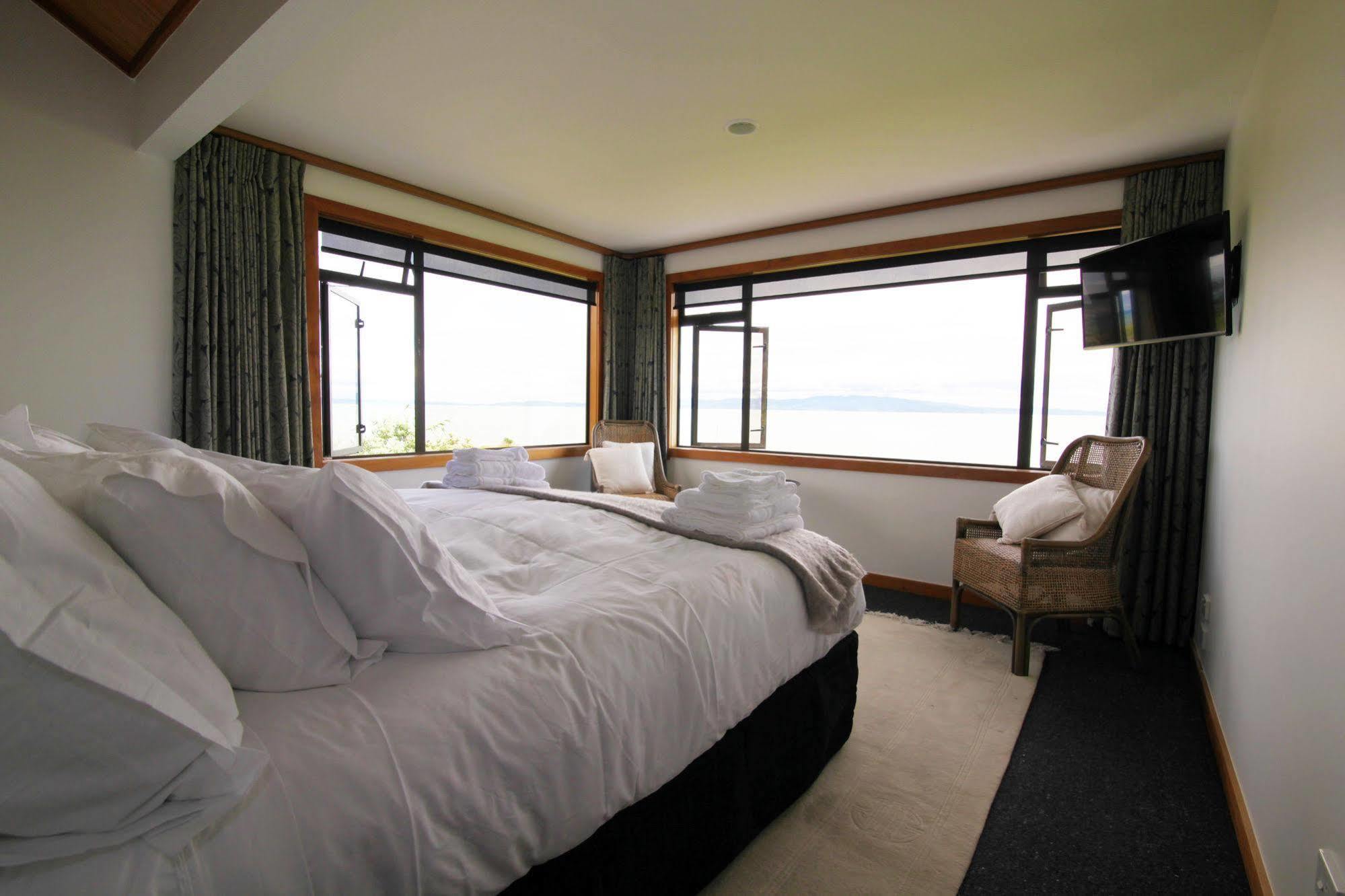Te Puru Beach Lodge Exterior photo