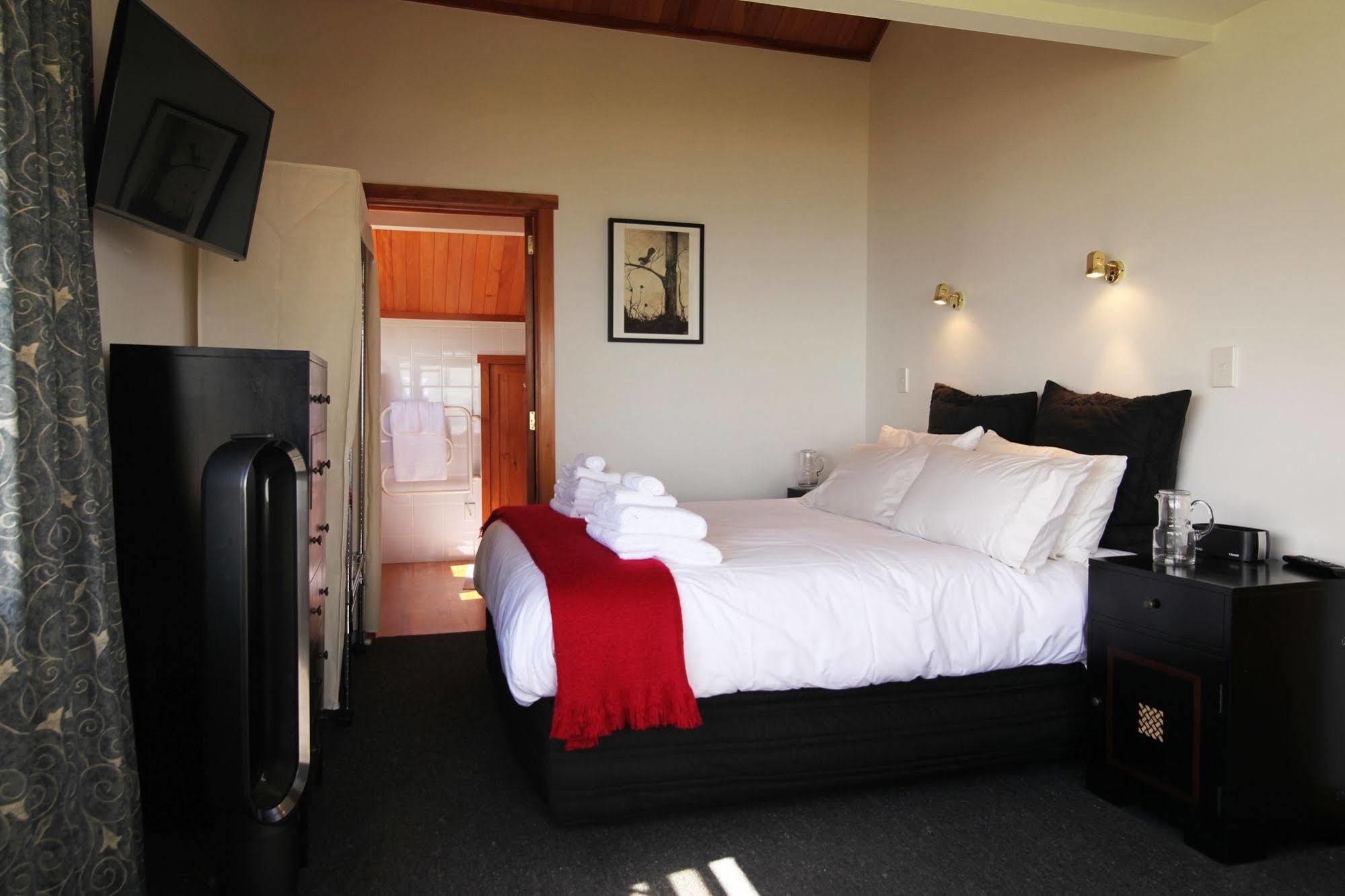 Te Puru Beach Lodge Exterior photo