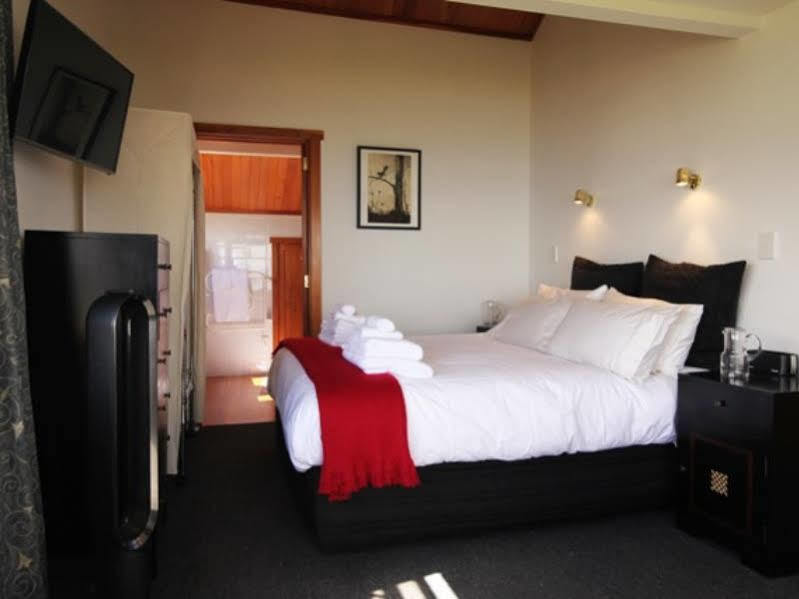 Te Puru Beach Lodge Exterior photo