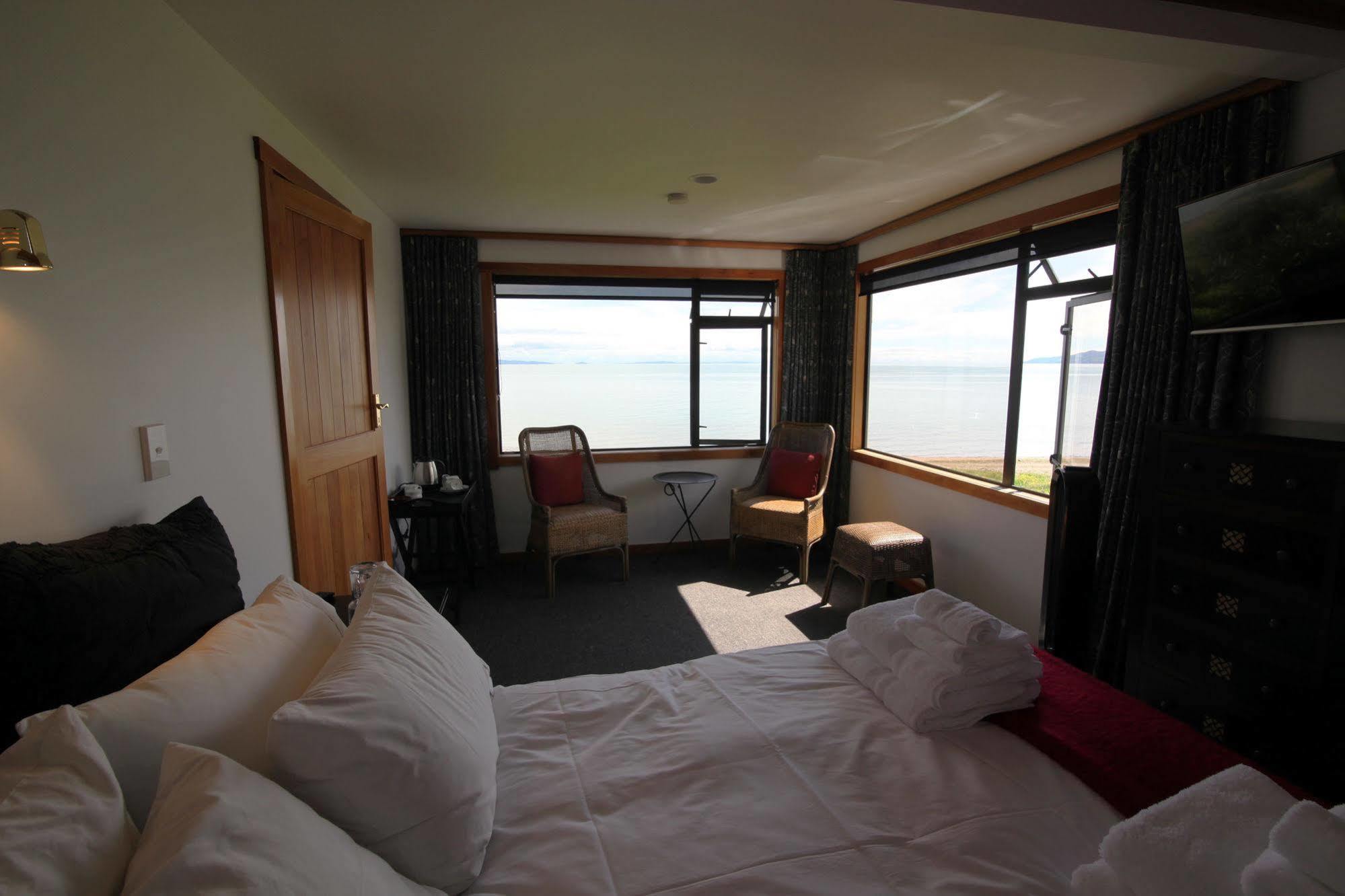 Te Puru Beach Lodge Exterior photo